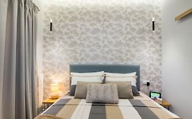 Luxurious Apt Near Ampelokipoi Metro Station